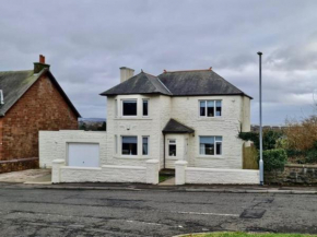 High Road, Stevenston, 15 minutes drive to Troon